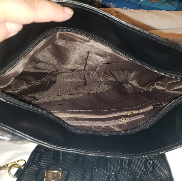 Set of 3 gorgeous handbags and wallet - Picture 4 of 4